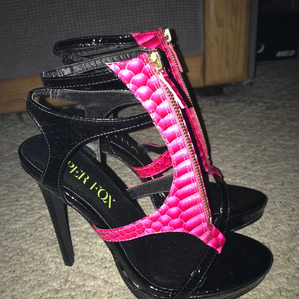 Shoessdazzle heels new in box never worn size 8